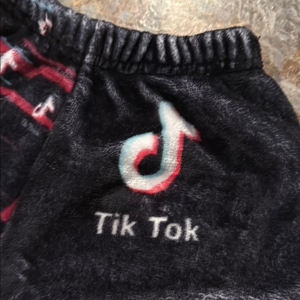 TikTok fuzzy shorts for kids. - Picture 3 of 7